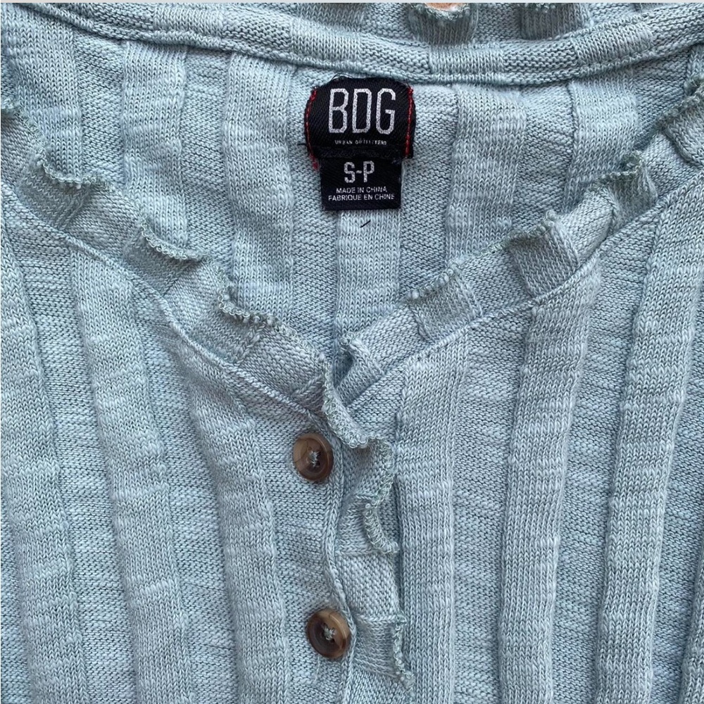 BDG Ribbed Crop Button Top - Picture 4 of 5